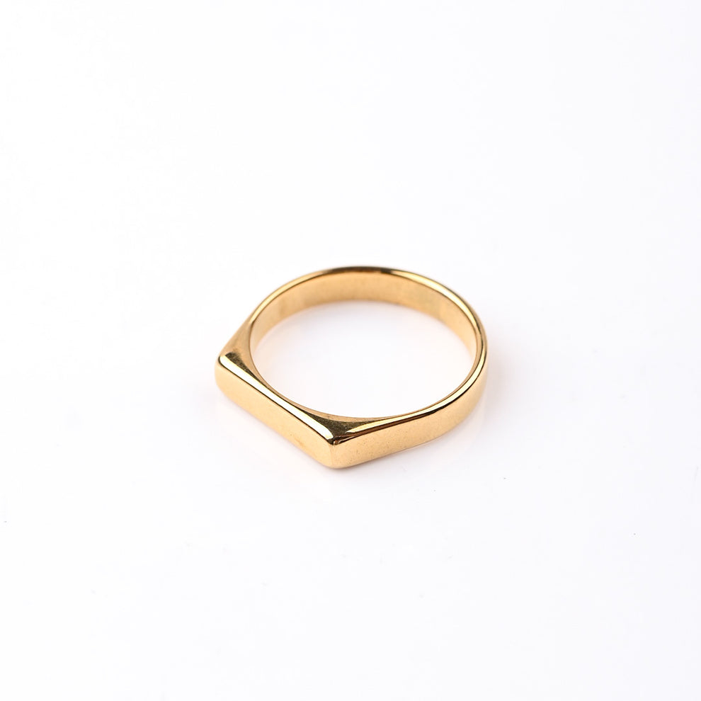 CM-005 | Signet Ring - Golden