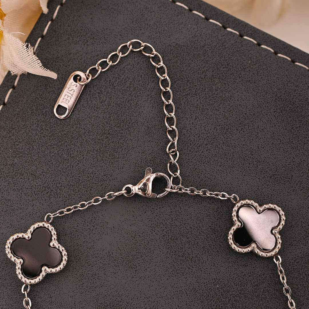 CZ-486 | Clover Bracelet