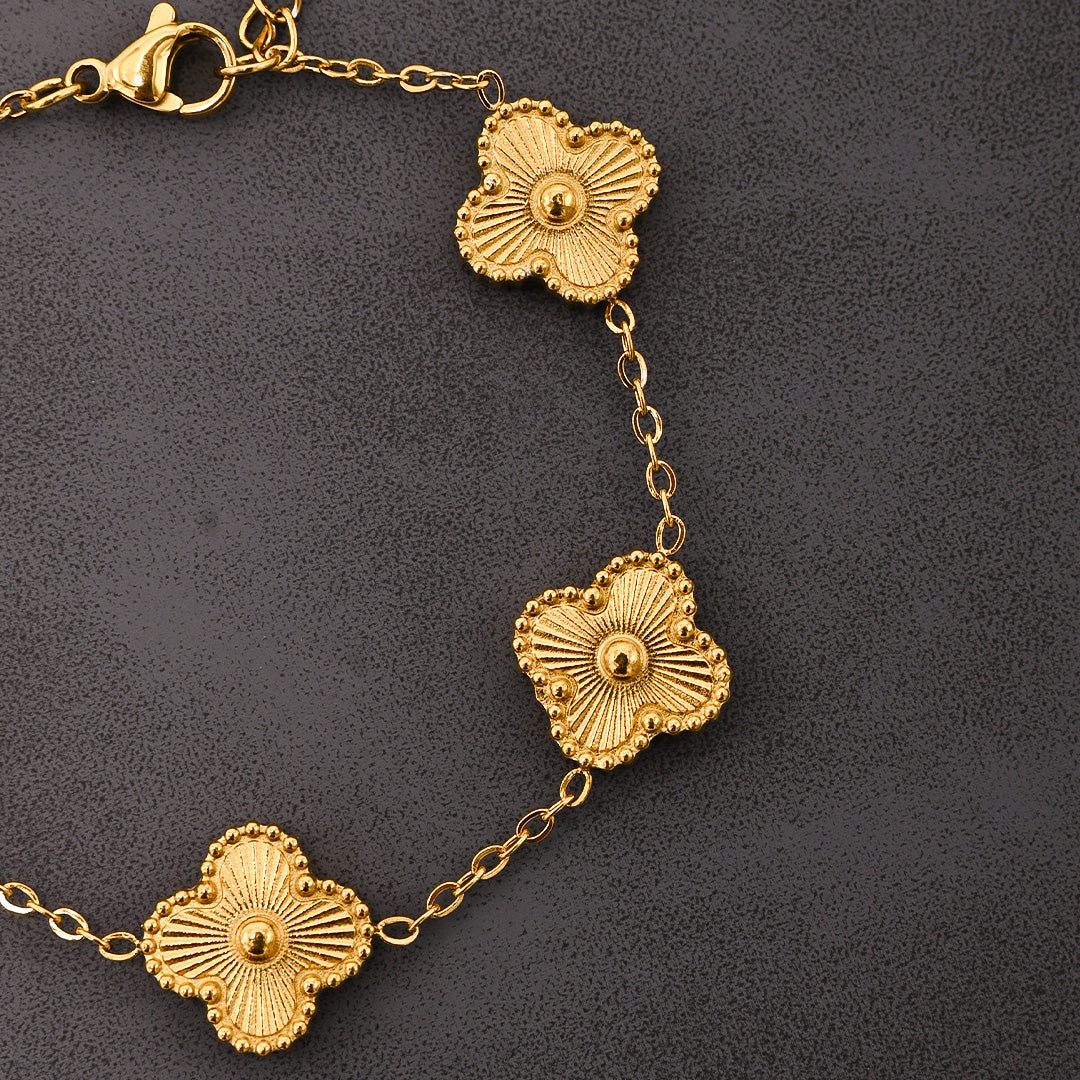 CZ-495 | Clover Bracelet